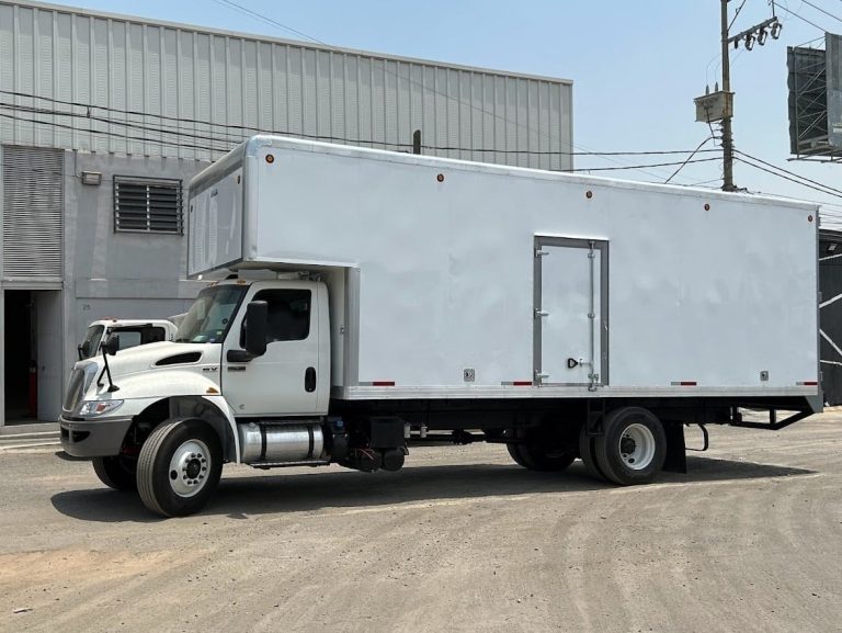 camion con caja mudancera