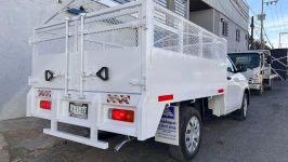 caja metalica abierta para cargar azulejos con caballetes hilux