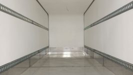 interior caja conservadora piso aluminio antiderrapante liner rieles logisticos
